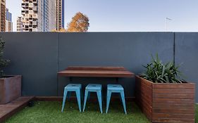 ☆Of Southbank☆Light Filled Apartment☆Huge Private Terrace With City Views☆Parking☆Pool☆Gym☆Wifi